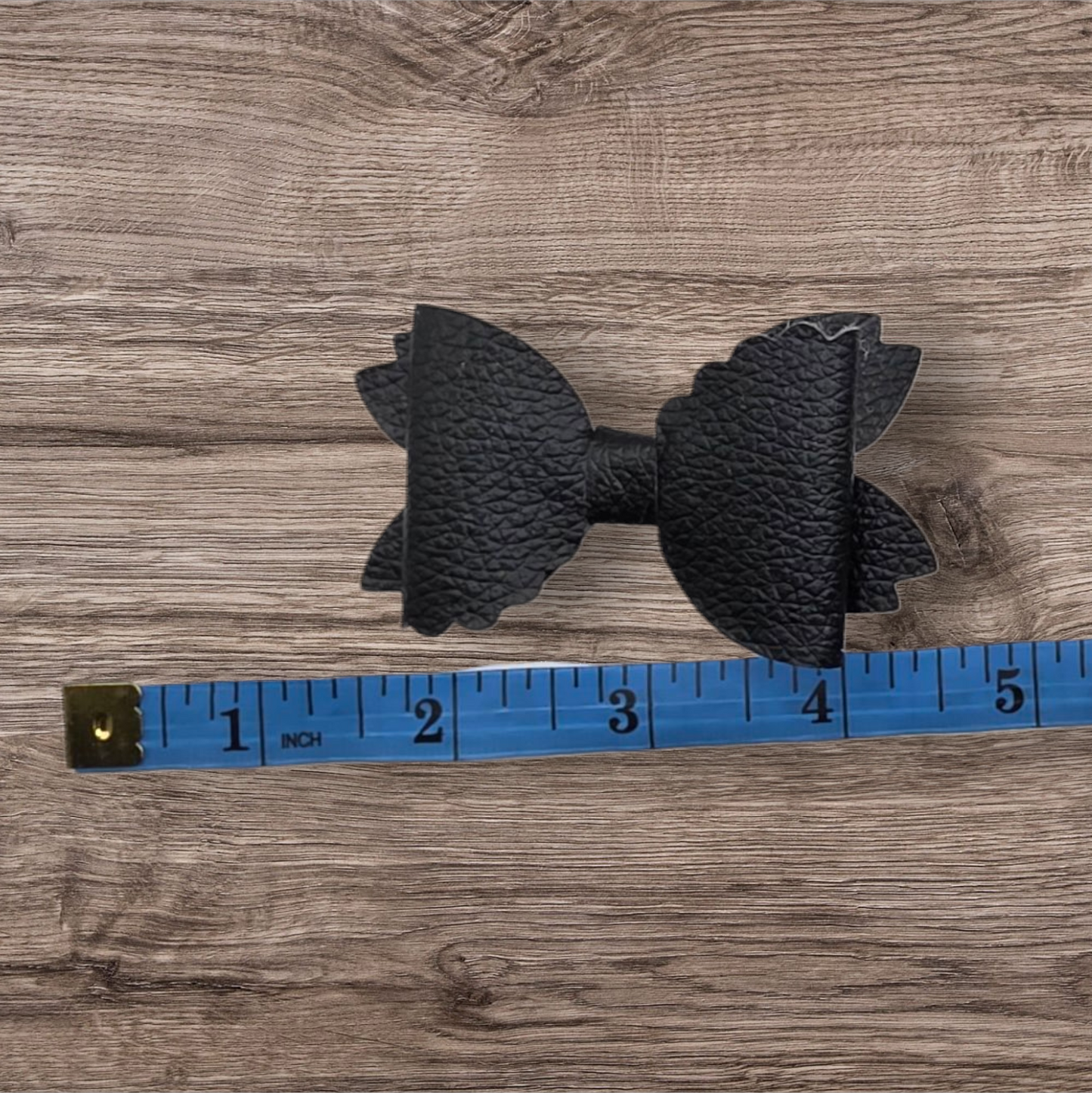 Scalloped Baby Bow Alligator Hair Clip