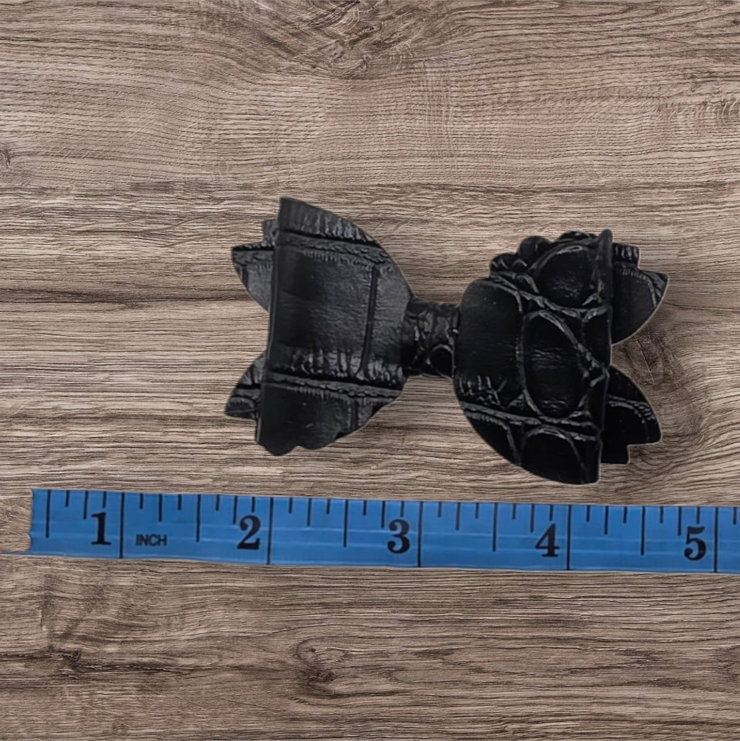 Scalloped Baby Bow Alligator Hair Clip