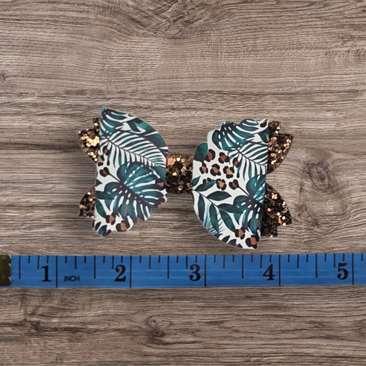 Scalloped Baby Bow Alligator Hair Clip