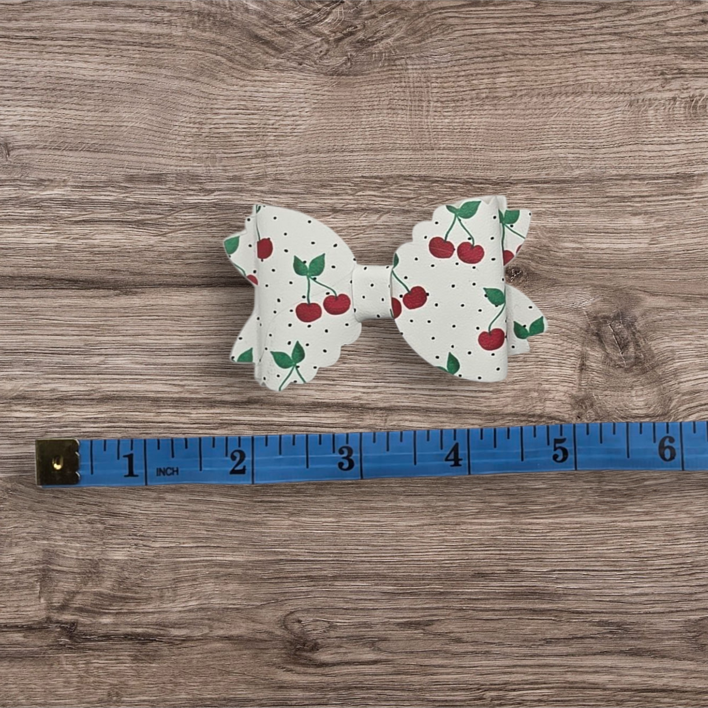 Scalloped Baby Bow Alligator Hair Clip