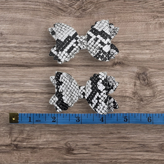 Scalloped Baby Bow Alligator Hair Clip Piggies